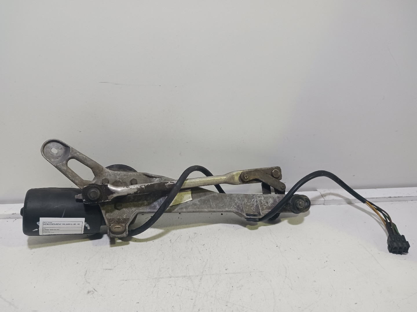 Limpa Vidros Frt MERCEDES-BENZ 190 (W201) | 82 - 93