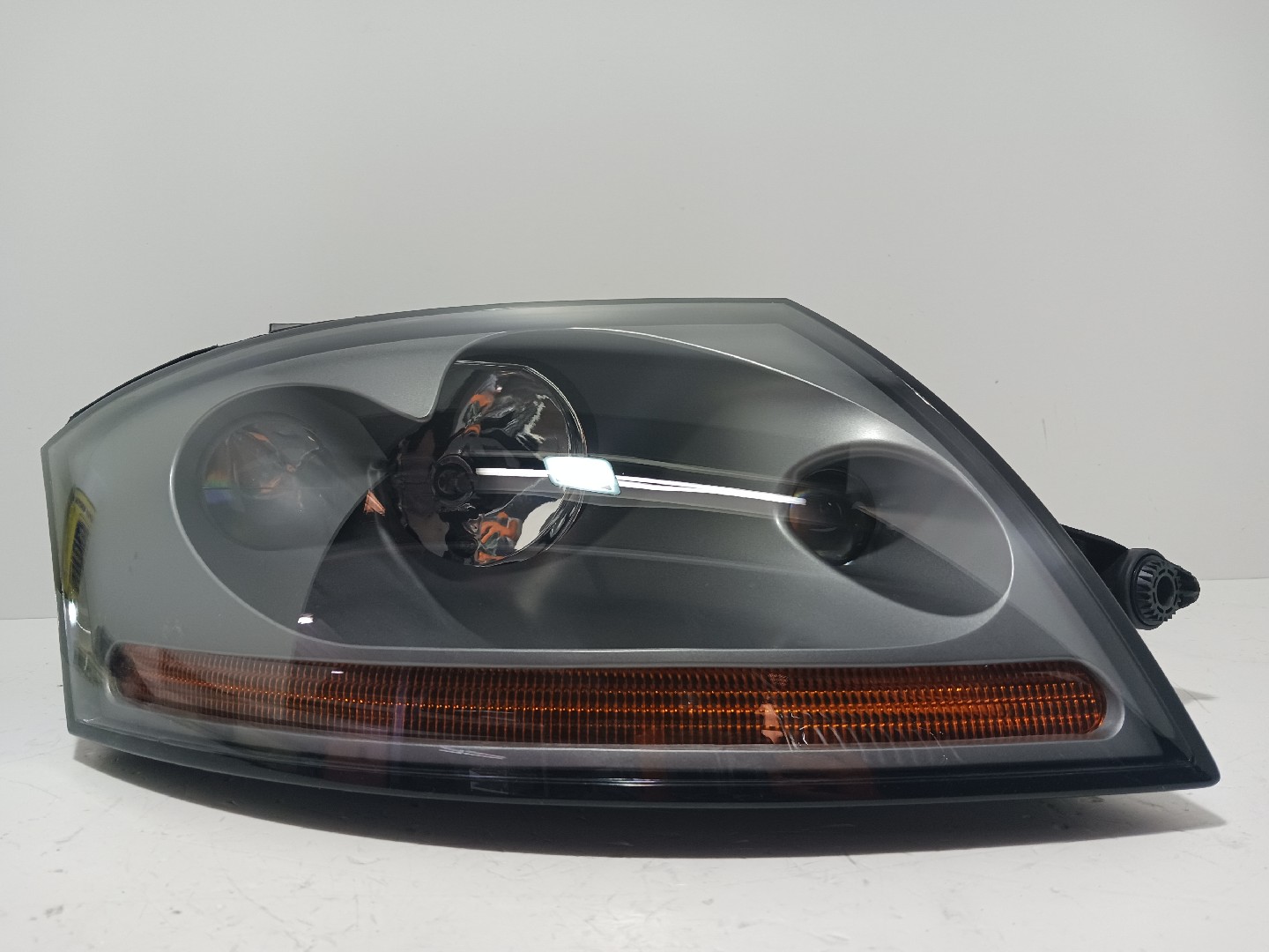 Right Headlight  AUDI TT (8N3) | 98 - 06