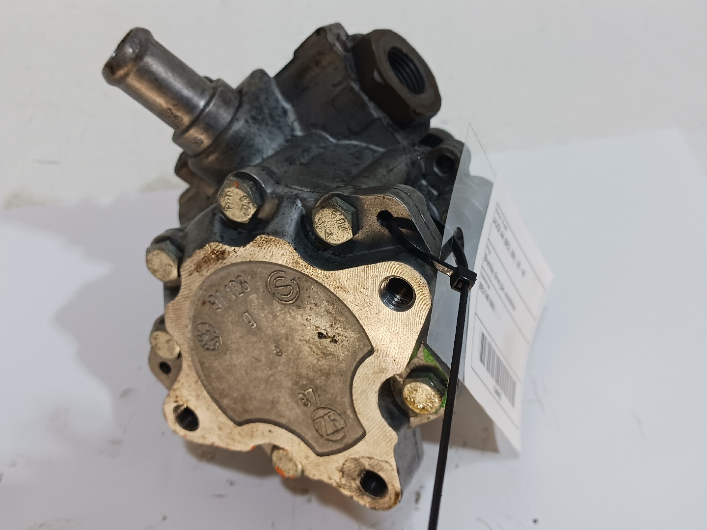 Bomba direcção assistida AUDI A4 (8E2, B6) | 00 - 05