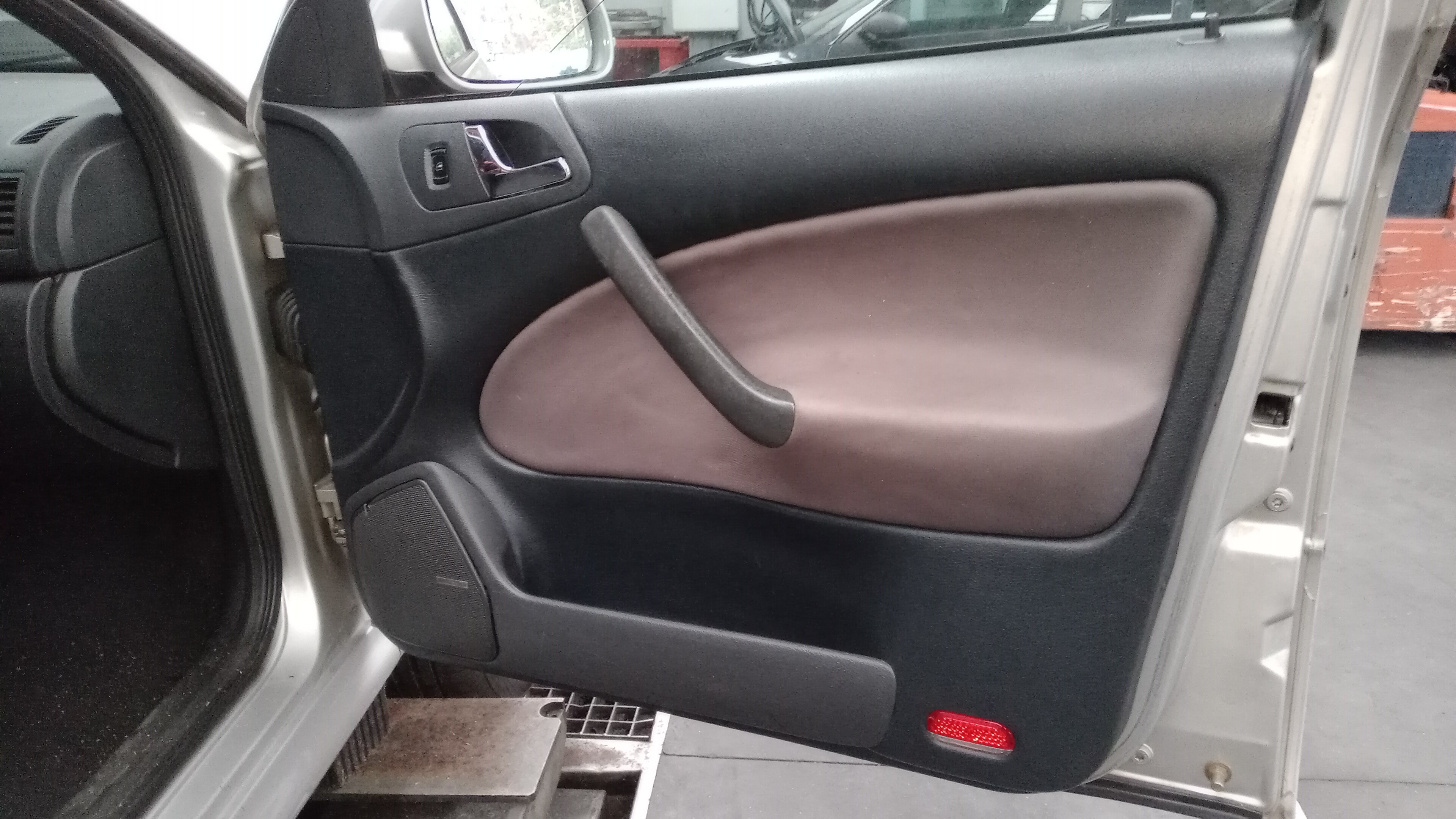 Quartela Frt Dto SKODA OCTAVIA I Combi (1U5) | 98 - 10