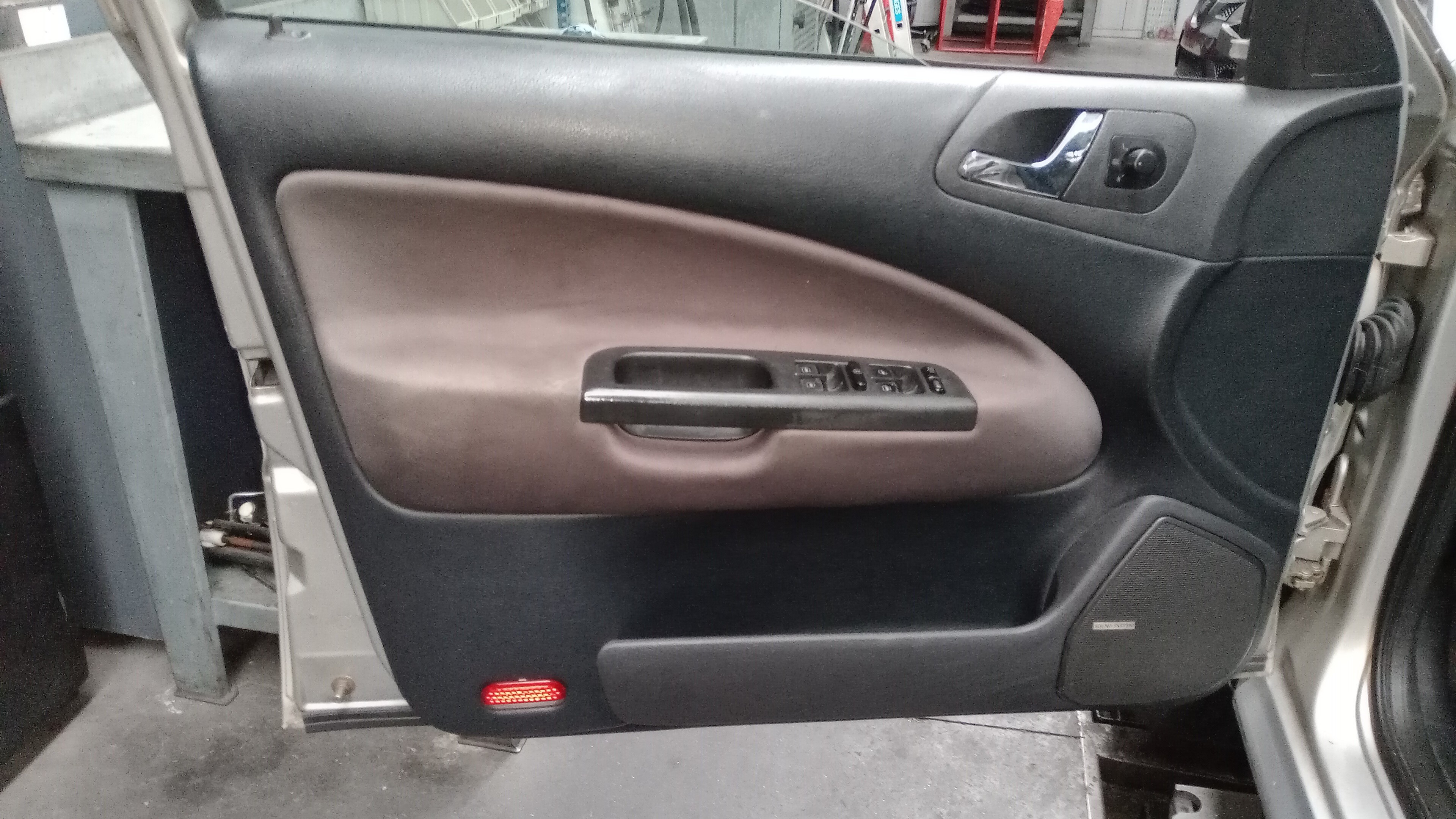 Quartela Frt Esq SKODA OCTAVIA I Combi (1U5) | 98 - 10