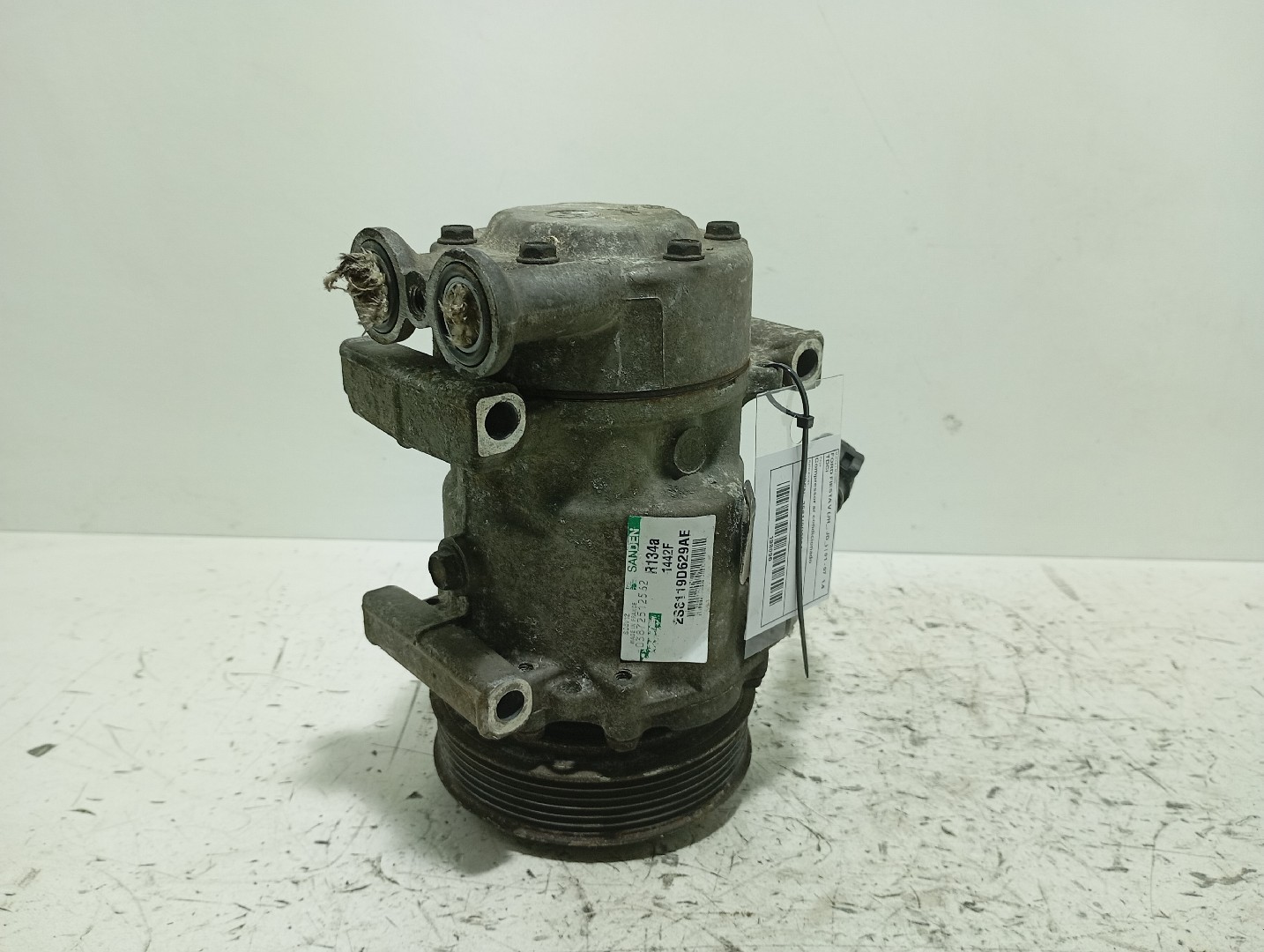 Compressor ar condicionado FORD FIESTA V (JH_, JD_) | 01 - 14
