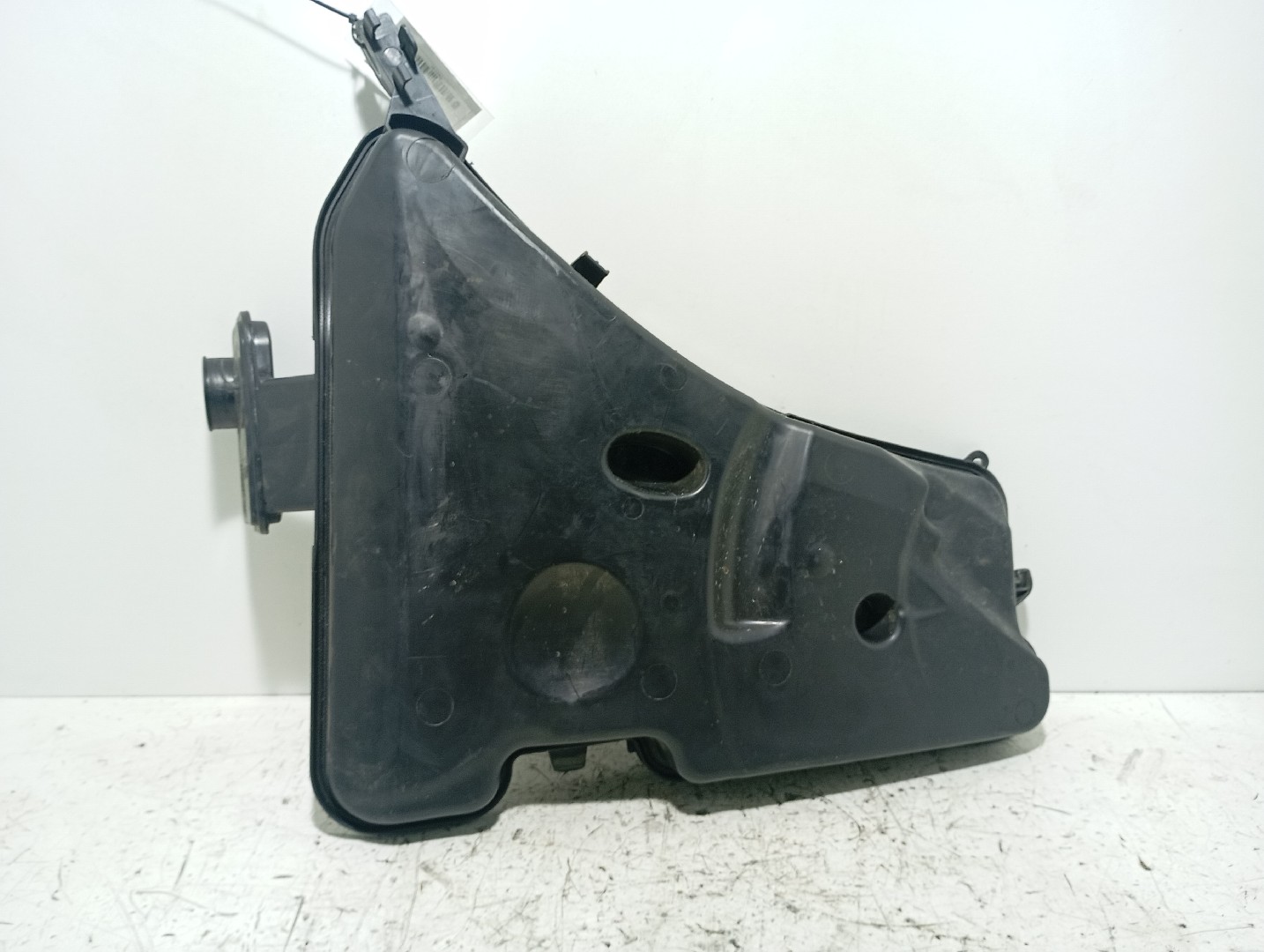 Depósito de água do limpa-vidros BMW 5 Touring (G31) | 17 - 