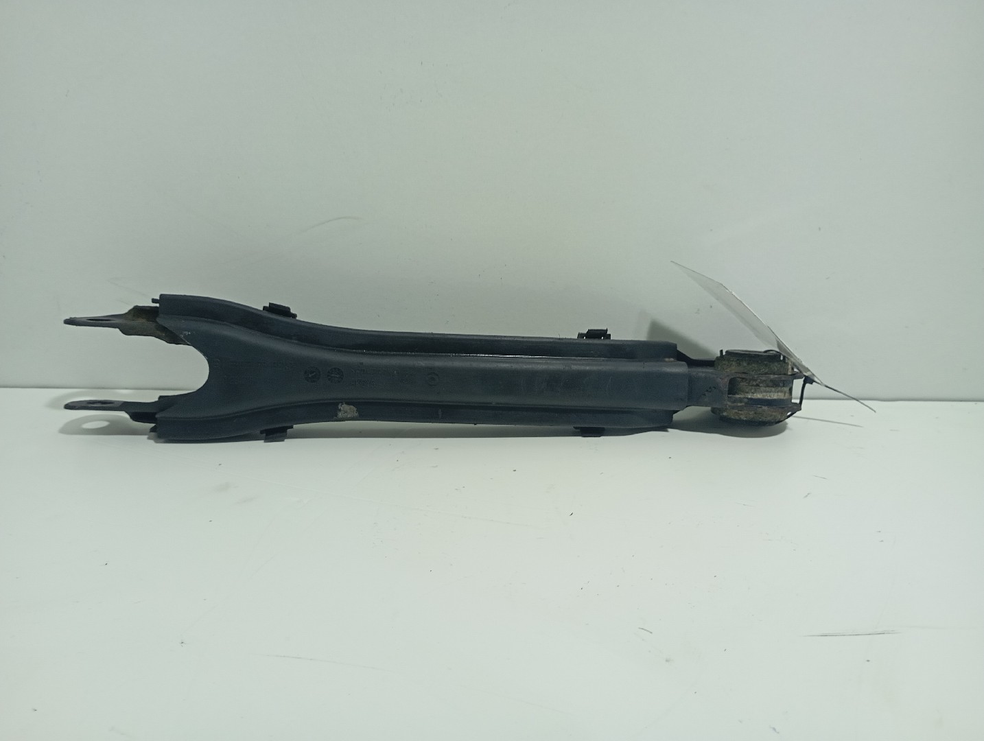 Braço suspensão Tras Esq MERCEDES-BENZ C-CLASS (W204) | 07 - 15