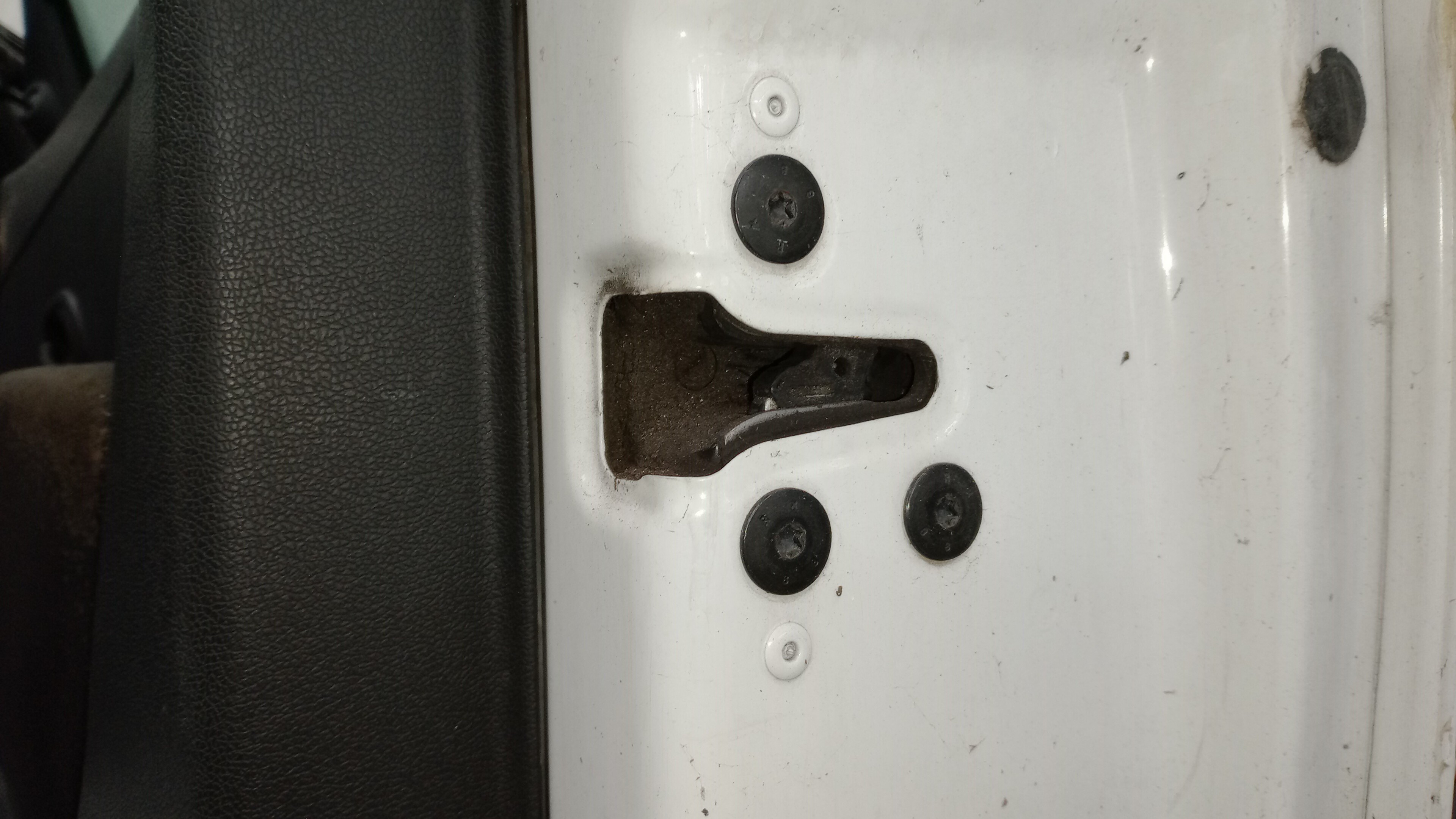 Fecho da Porta Frente Dto RENAULT CLIO III Caixa (SB_, SR_) | 05 - 