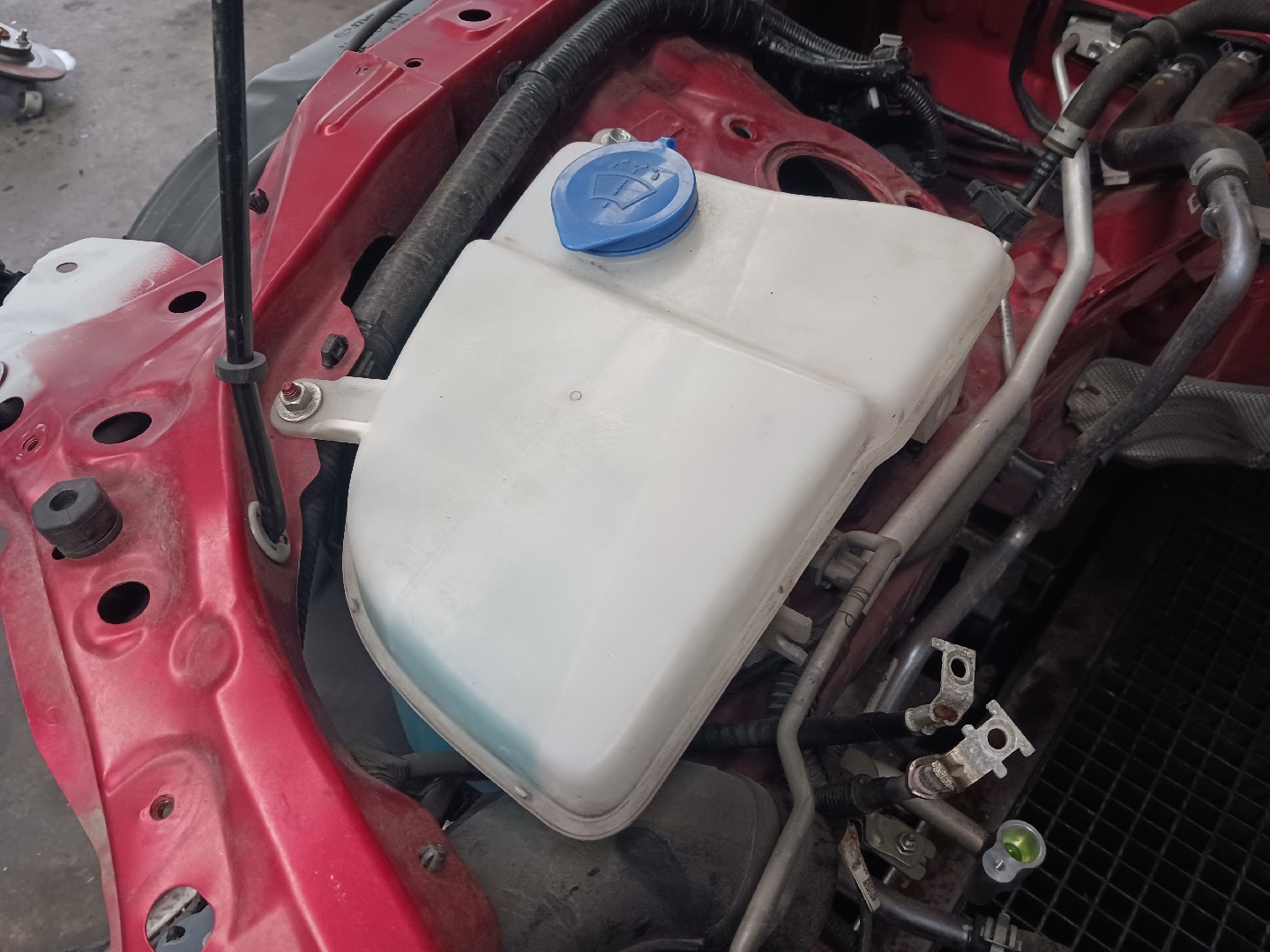Depósito de água do limpa-vidros MAZDA MX-5 IV (ND) | 15 - 