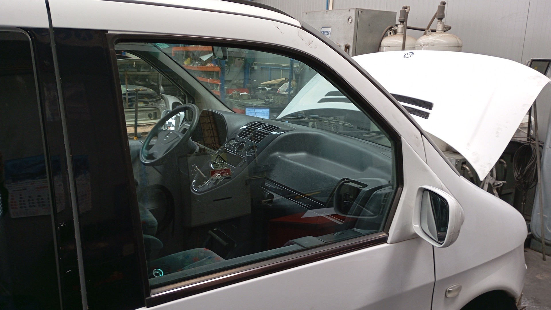 Vidro Frt Dto MERCEDES-BENZ VITO Autocarro (638) | 96 - 03