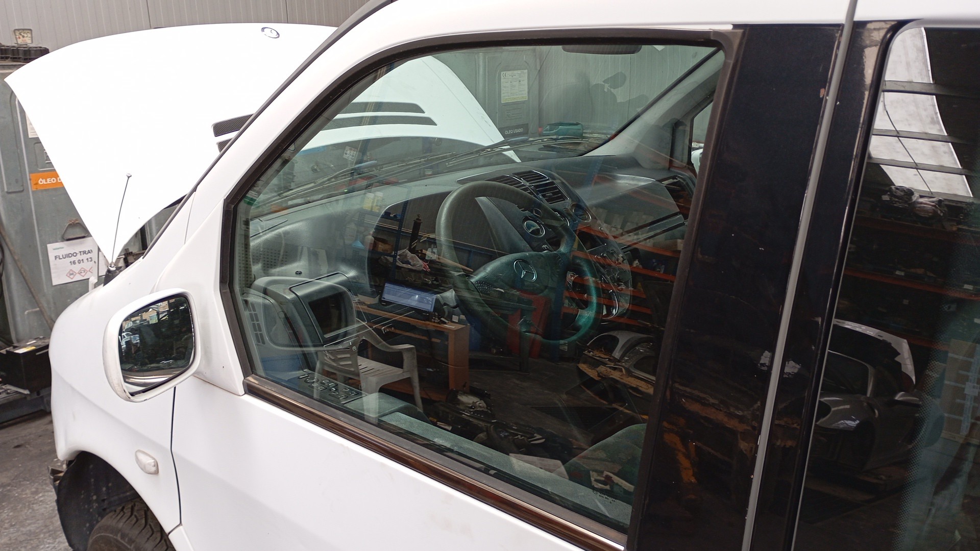 Vidro Frt Esq MERCEDES-BENZ VITO Autocarro (638) | 96 - 03