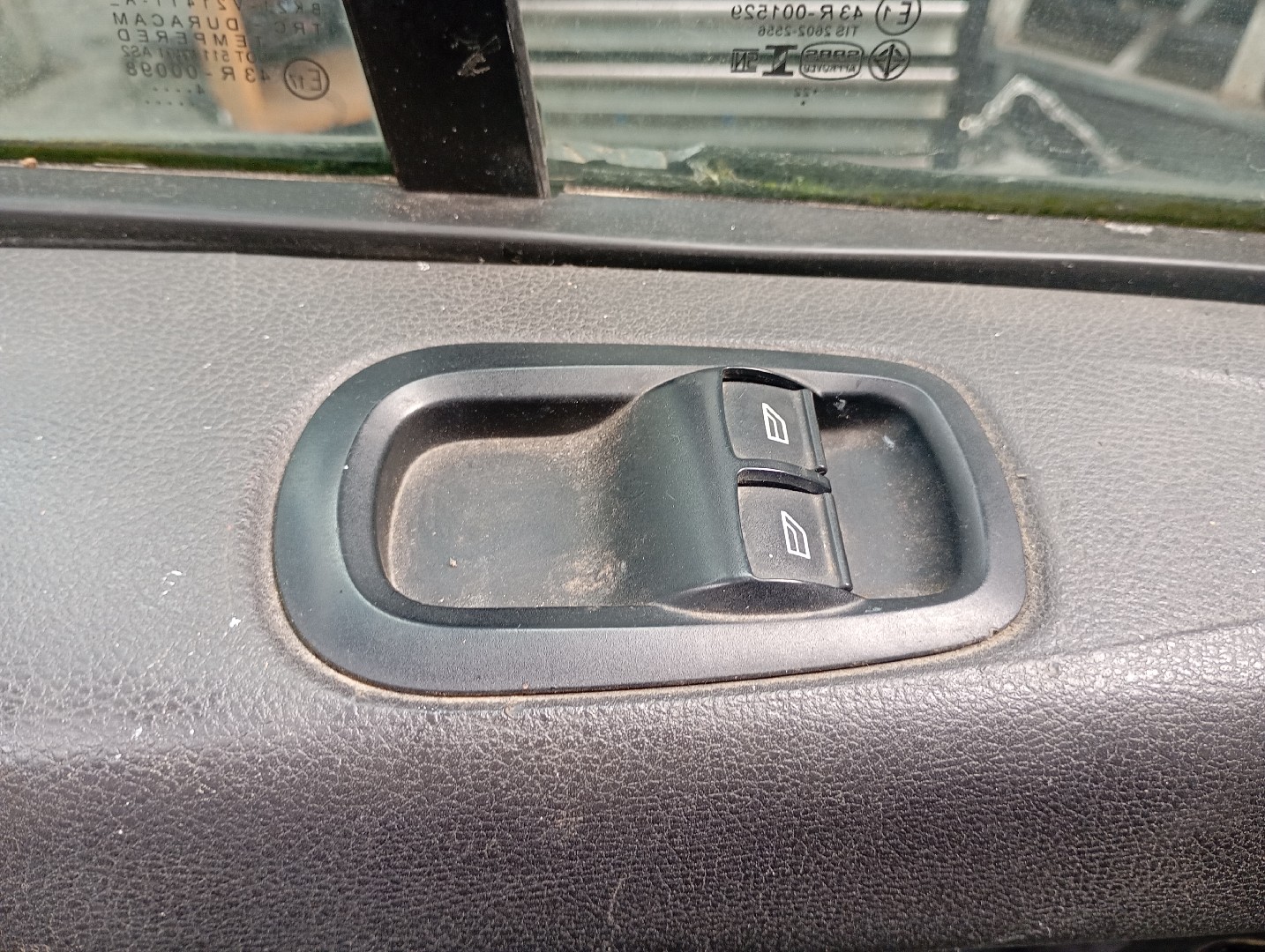 Interruptor vidros Frt Esq FORD TRANSIT CUSTOM V362 Caixa (FY, FZ) | 12 - 