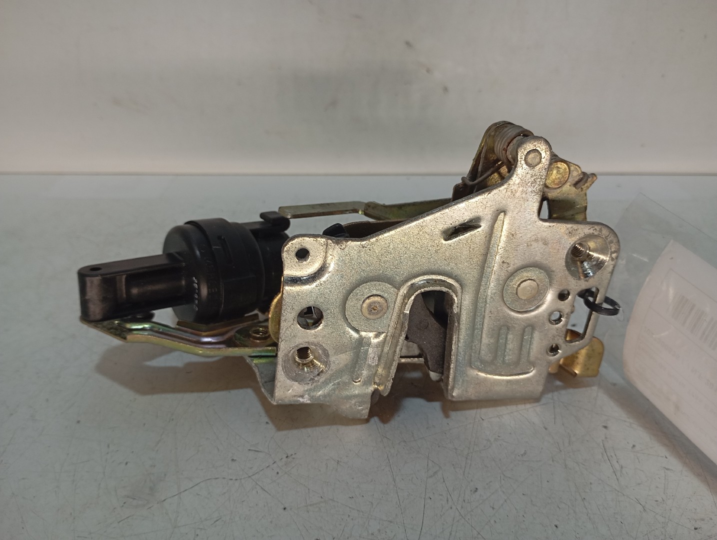 Fecho da Porta Trás Esq MERCEDES-BENZ C-CLASS (W202) | 93 - 00