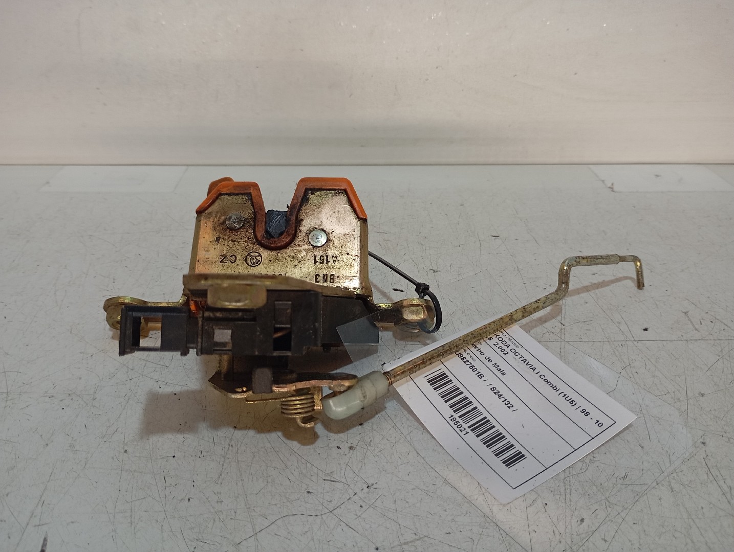 Fecho de Mala SKODA OCTAVIA I Combi (1U5) | 98 - 10
