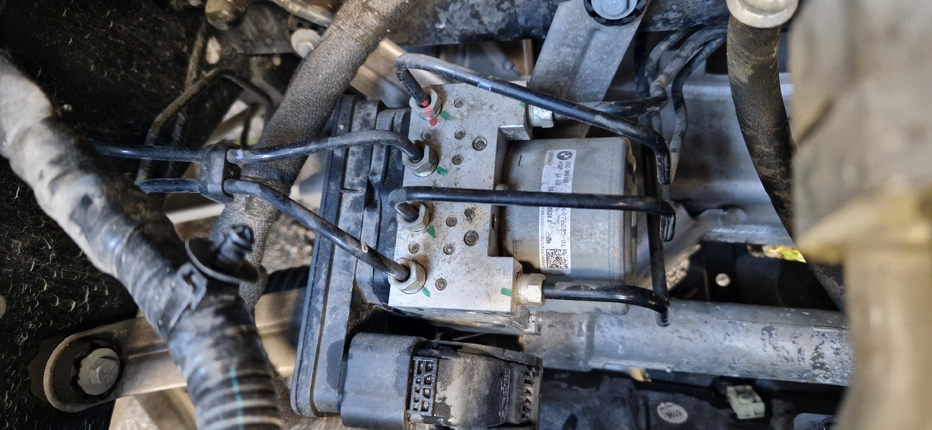 ABS BMW i3 (I01) | 13 - 