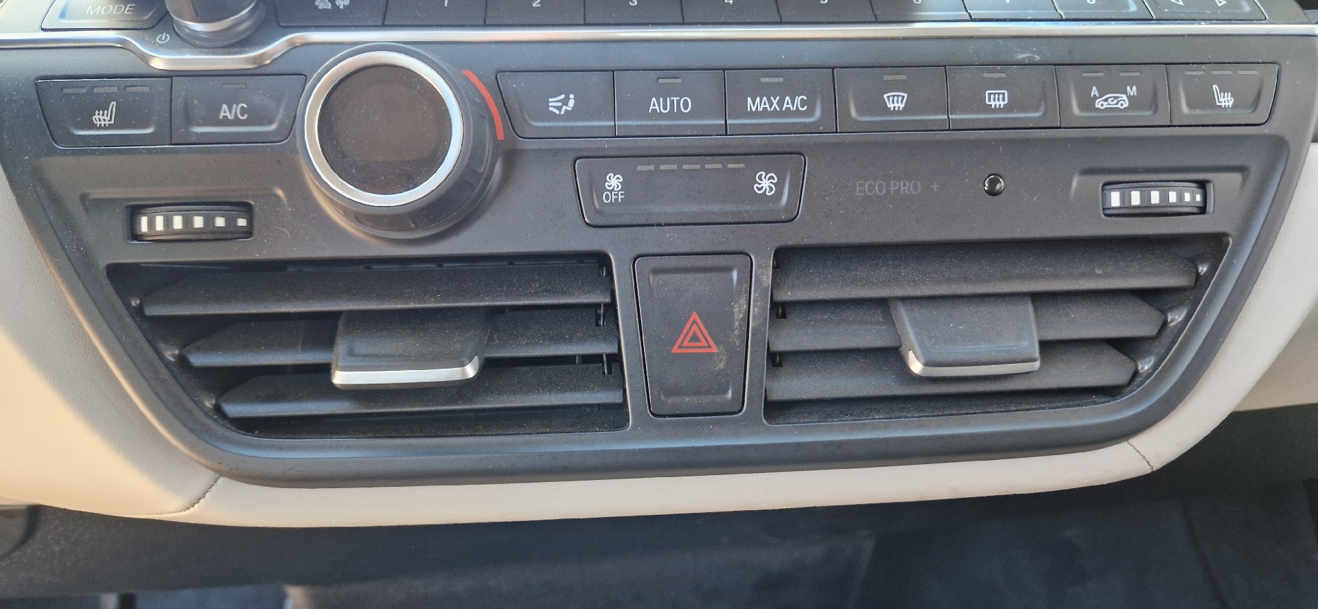 Pantalla Aire Acondicionado BMW i3 (I01) | 13 - 