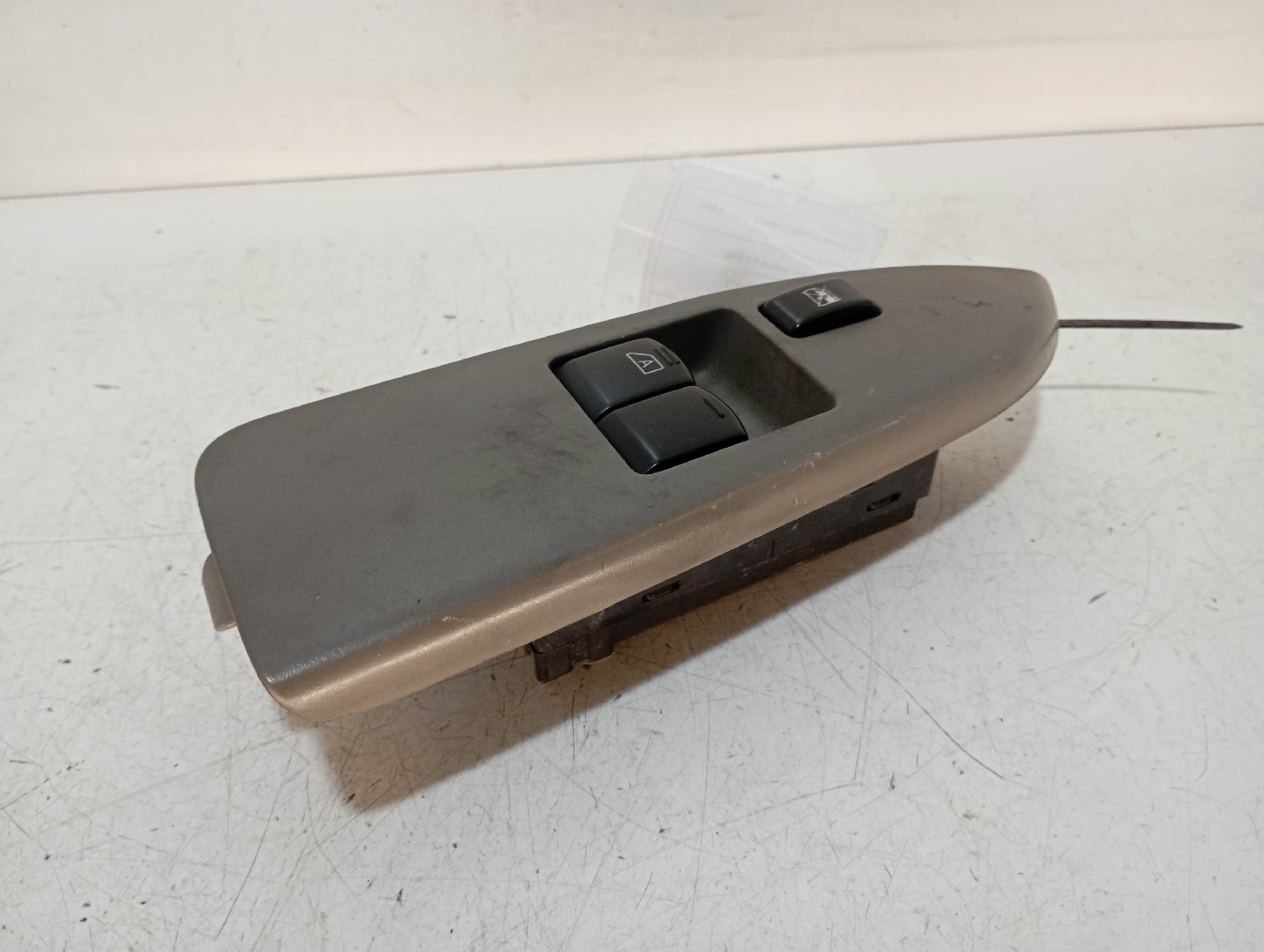 Interruptor vidros Frt Esq NISSAN NT400 Cabstar | 14 - 