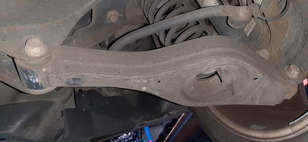 Braço suspensão Tras Esq KIA CEED Hatchback (ED) | 06 - 12