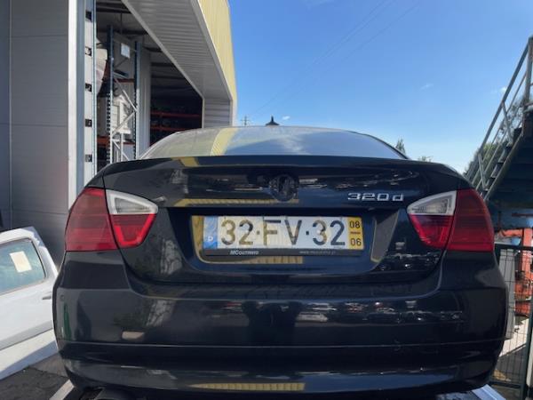 3  BMW 3 (E90) | 04 - 12