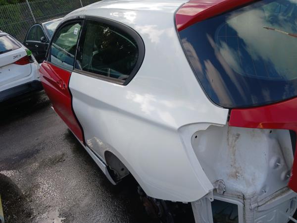 Painel em chapa trs esq BMW 1 (F21) | 11 - 