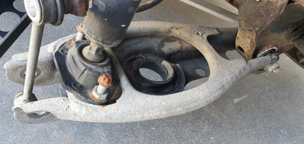 Braço suspensão Tras Esq BMW 3 Touring (E91) | 04 - 12