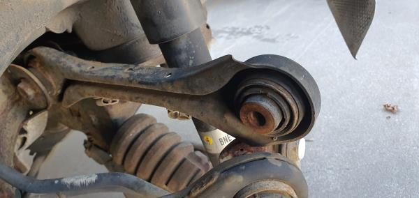 Braço suspensão Tras Esq BMW 3 Touring (E91) | 04 - 12