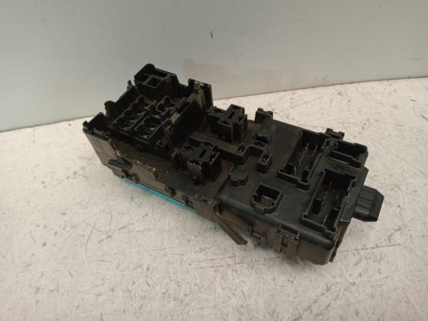 Caixa dos Fusíveis MITSUBISHI L 200 (K7_T, K6_T) | 96 - 11