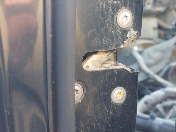 Fecho da Porta Frente Esq NISSAN NAVARRA (D22) | 98 - 07