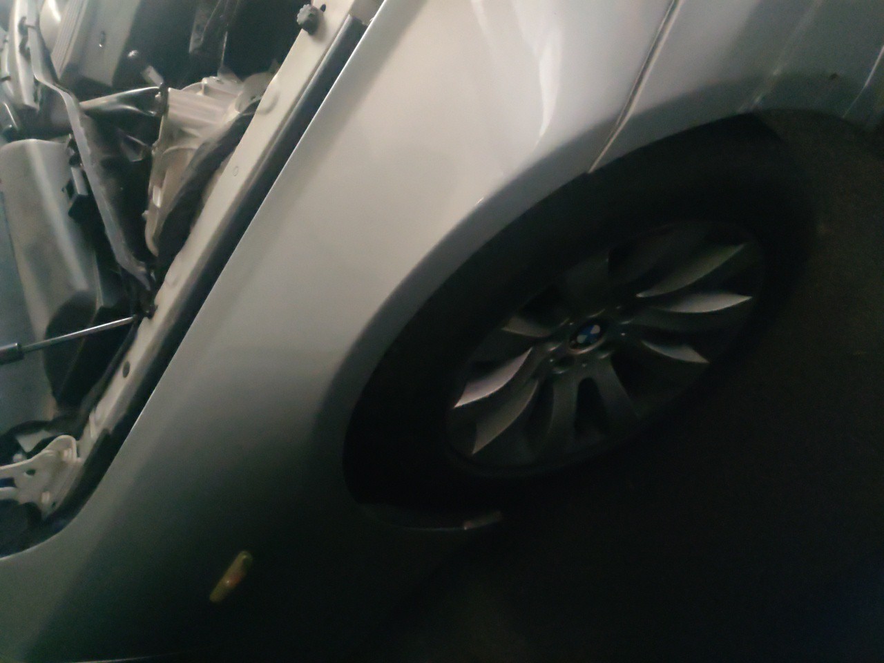 Cava de Roda Frente Direita resguardo BMW 5 (E60) | 01 - 10