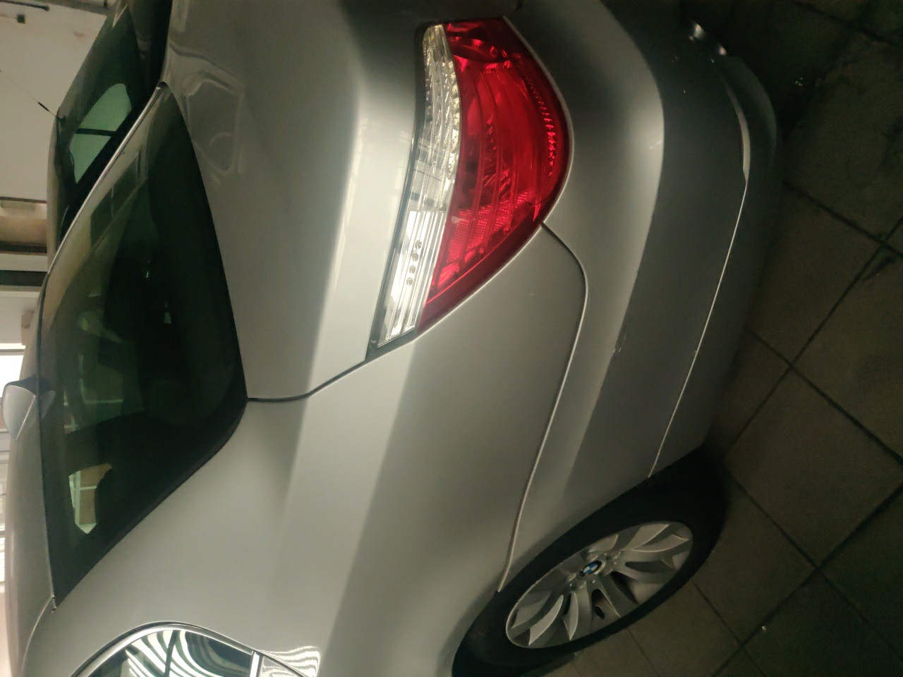 Farda / Quartela da Mala BMW 5 (E60) | 01 - 10