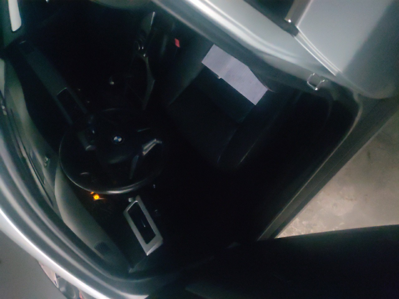 Borracha da Carroçaria Frente Esquerda BMW 5 (E60) | 01 - 10 Imagem-1 Borracha da Carroçaria Frente Esquerda BMW 5 (E60) | 01 - 10 Imagem-1