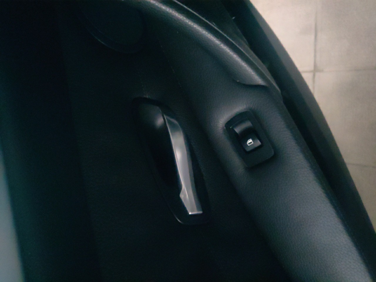 Puxador Interior Porta Tras Esquerda BMW 5 (E60) | 01 - 10