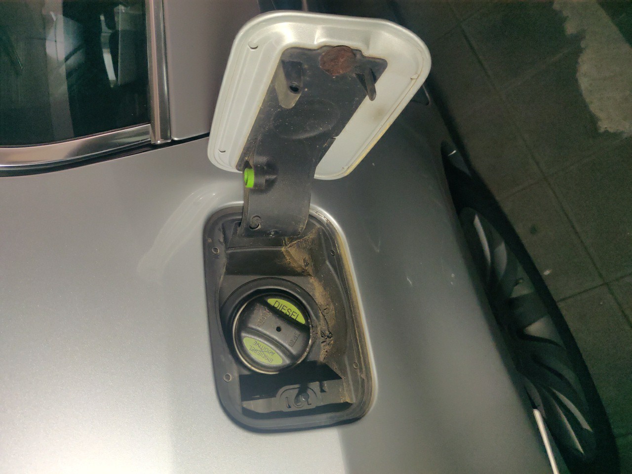 Tampa Exterior de Combustível BMW 5 (E60) | 01 - 10 Imagem-1