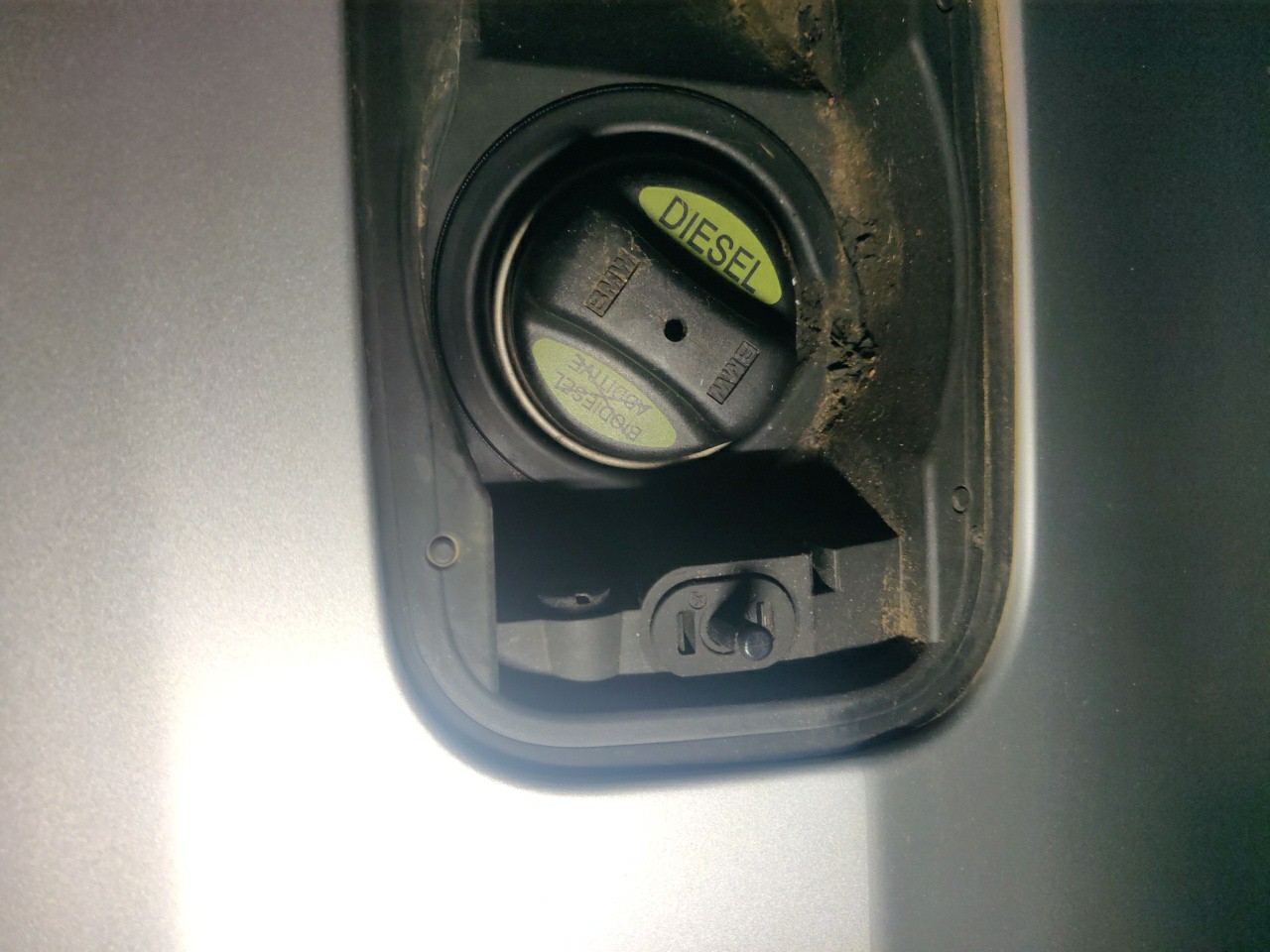 Tampa Exterior de Combustível BMW 5 (E60) | 01 - 10 Imagem-2