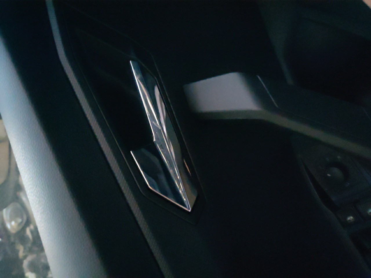 Puxador Interior Porta Frente Esquerda SEAT ARONA (KJ7) | 17 - 