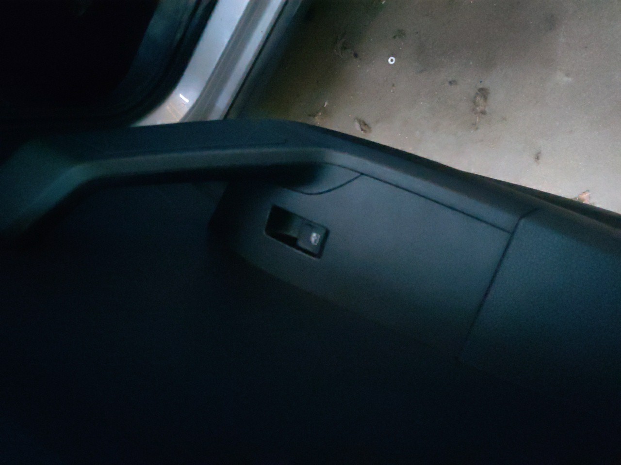 Interruptor Vidro Tras Esquerdo SEAT ARONA (KJ7) | 17 - 