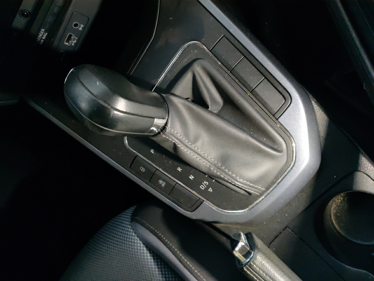 Manete de Velocidades com Fole SEAT ARONA (KJ7) | 17 - 