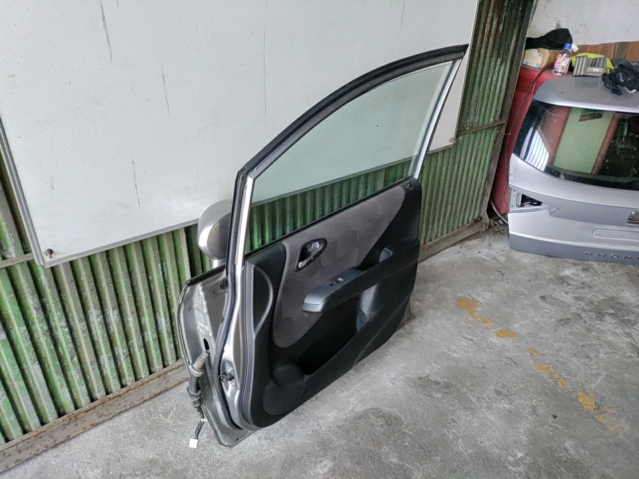 Porta Frente Direita com Acessorios HONDA JAZZ II (GD_, GE3, GE2) | 01 - 08 Imagem-4 Porta Frente Direita com Acessorios HONDA JAZZ II (GD_, GE3, GE2) | 01 - 08 Imagem-4