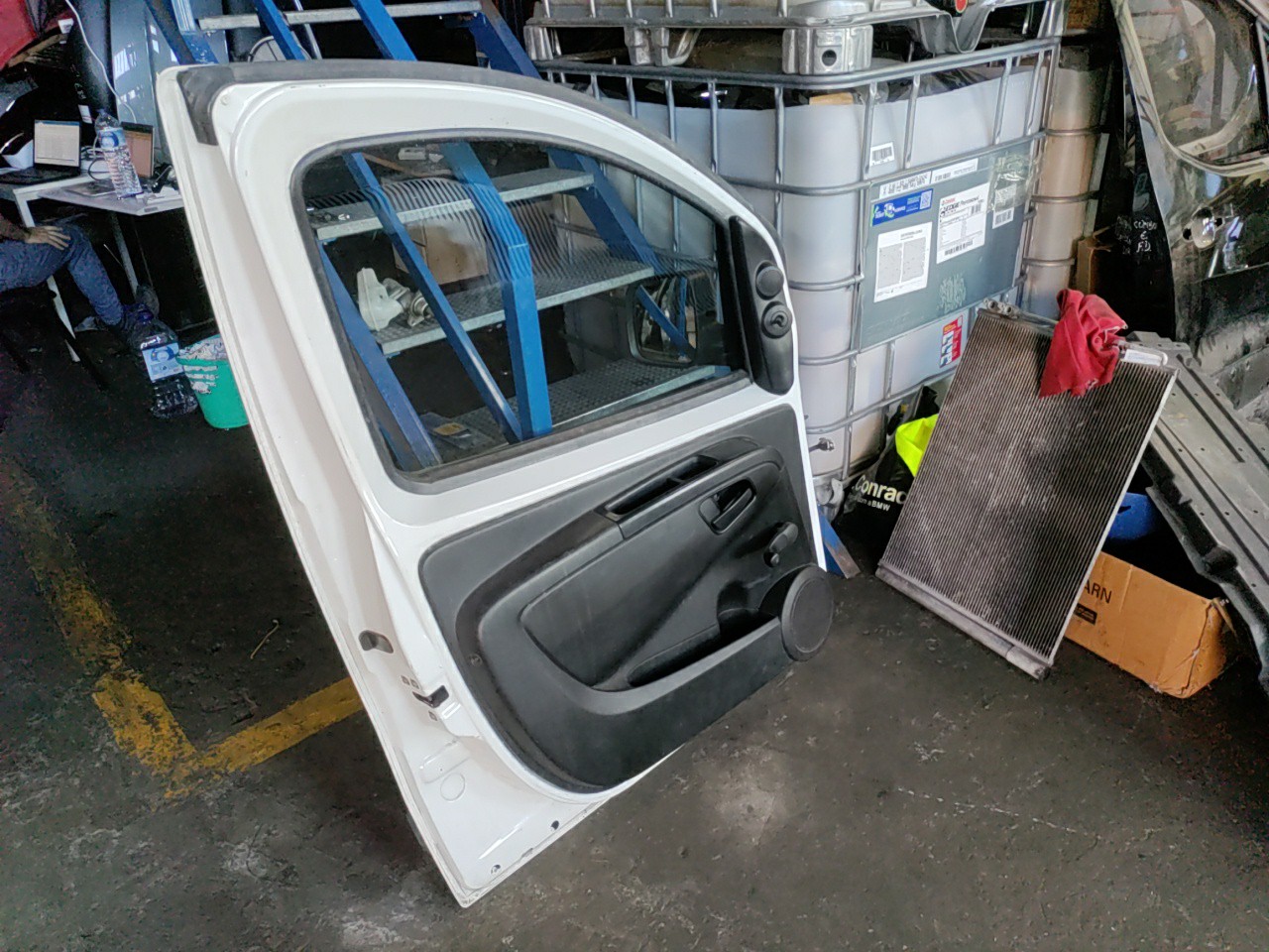 Porta Frente Esquerda com Acessorios FIAT FIORINO Caixa/Combi (225_) | 07 -  Imagem-3 Porta Frente Esquerda com Acessorios FIAT FIORINO Caixa/Combi (225_) | 07 -  Imagem-3