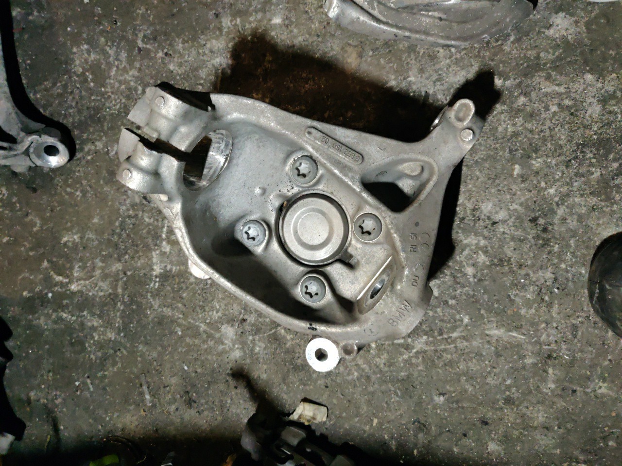 Manga de Eixo Frente Esquerda BMW i3 (I01) | 13 - 