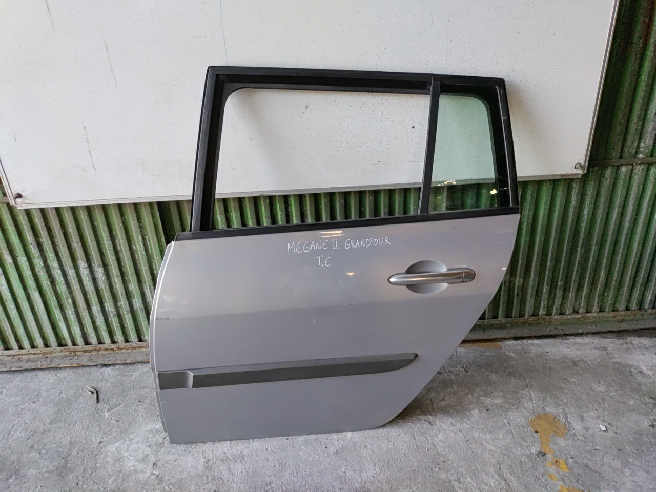 Porta Tras Esquerda com acessorios RENAULT MEGANE II Grandtour (KM0/1_) | 03 - 12