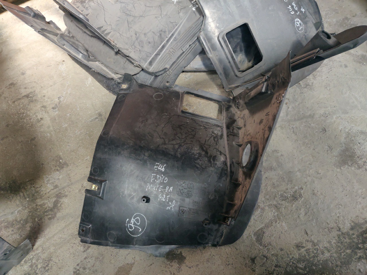 Parte da Frente da Cava de Roda Frente Direita BMW 3 (E46) | 97 - 05