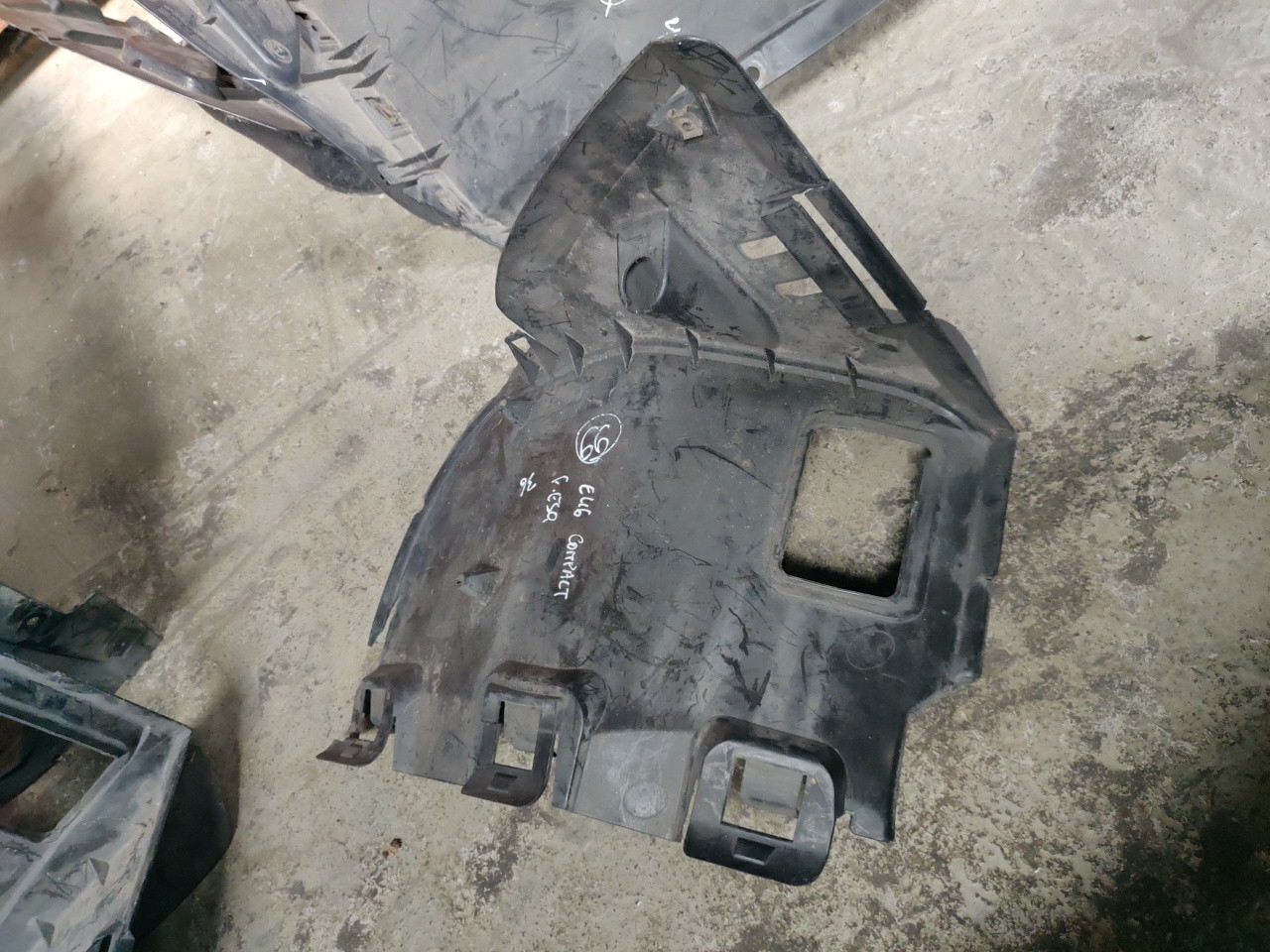 Parte da Frente da Cava de Roda Frente Esquerda BMW 3 Compact (E46) | 01 - 05