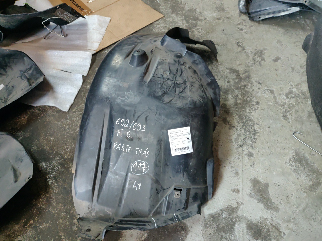 Parte de Trás da Cava de Roda Frente Esquerda BMW 3 Coupé (E92) | 05 - 13