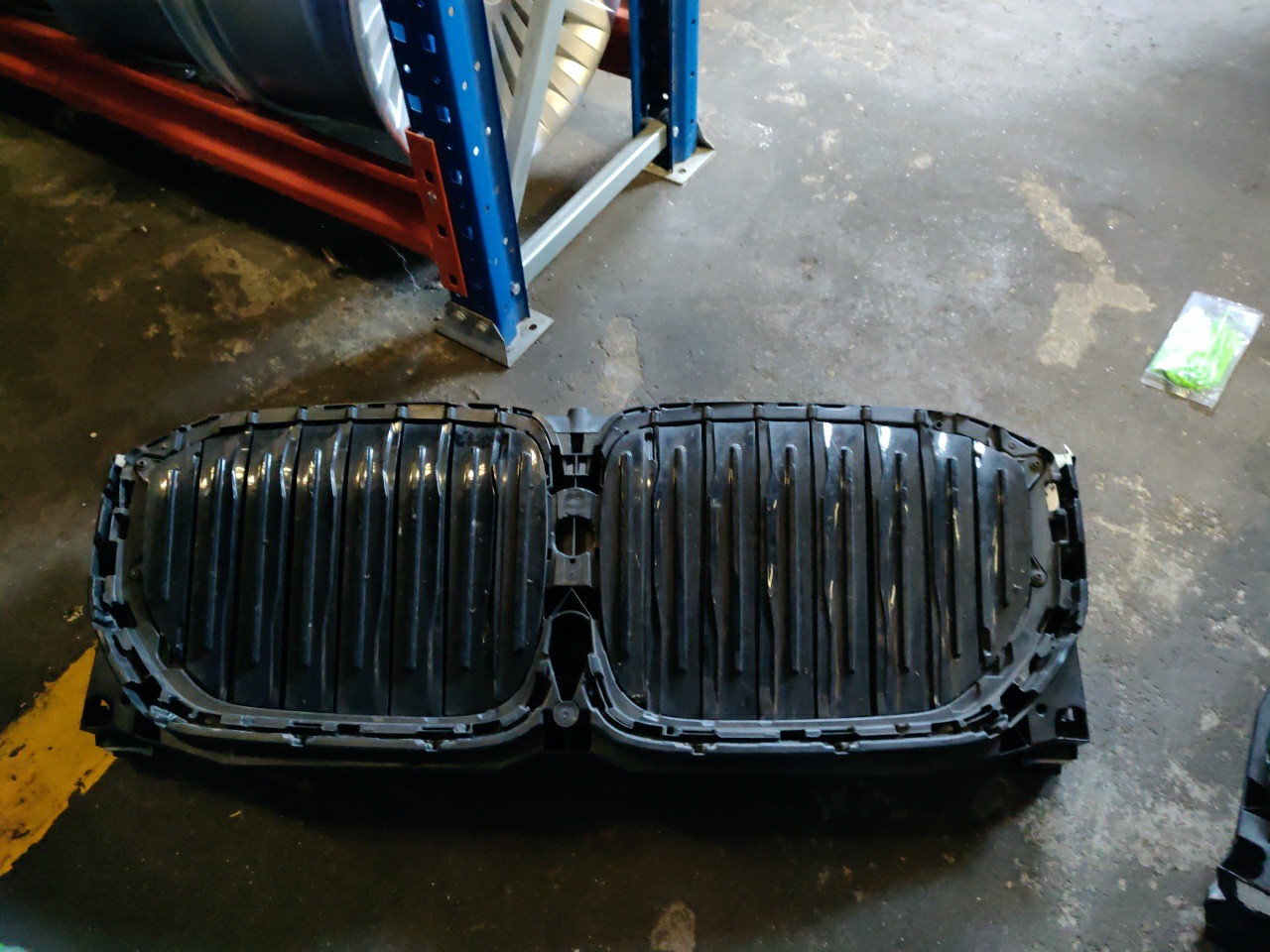 Entrada de Ar / Suporte da Grelha Frontal Central BMW X5 (G05, F95) | 18 - 