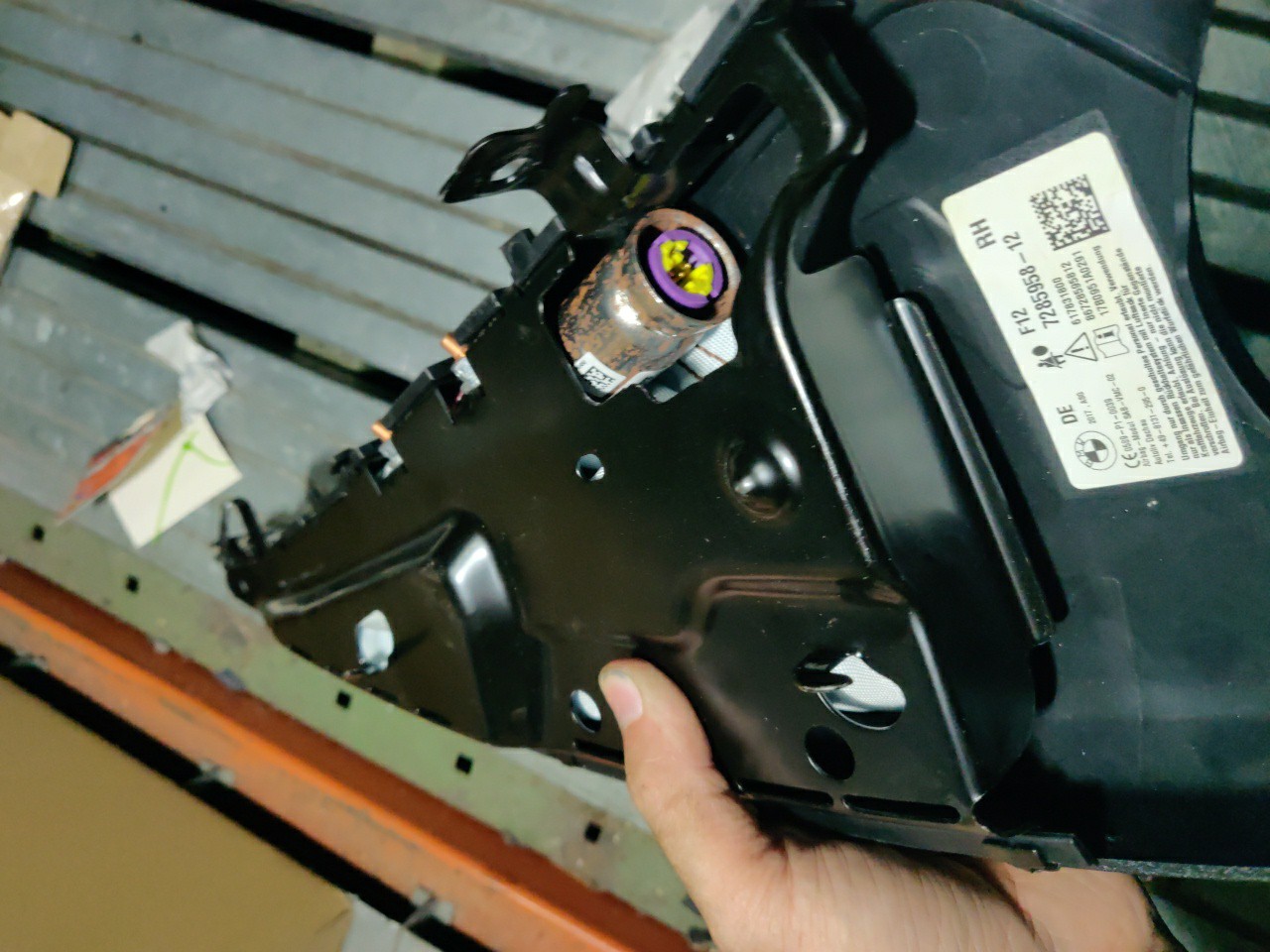 Airbag do Banco Frente Direito BMW 6 Cabriolet (F12) | 10 - 18 Imagem-2 Airbag do Banco Frente Direito BMW 6 Cabriolet (F12) | 10 - 18 Imagem-2