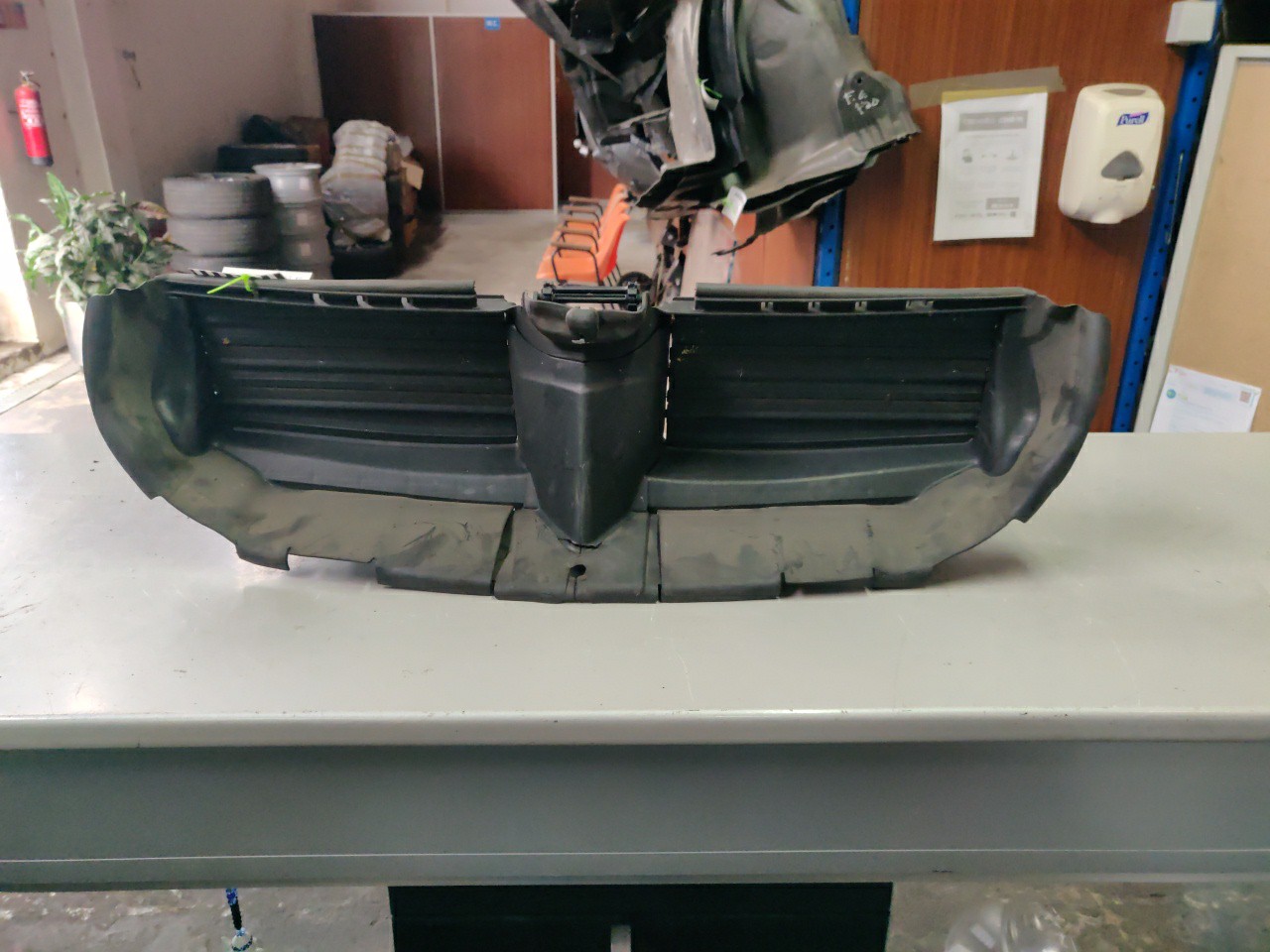 Entrada de Ar / Conduta Superior Central Frontal BMW 3 (E90) | 04 - 12