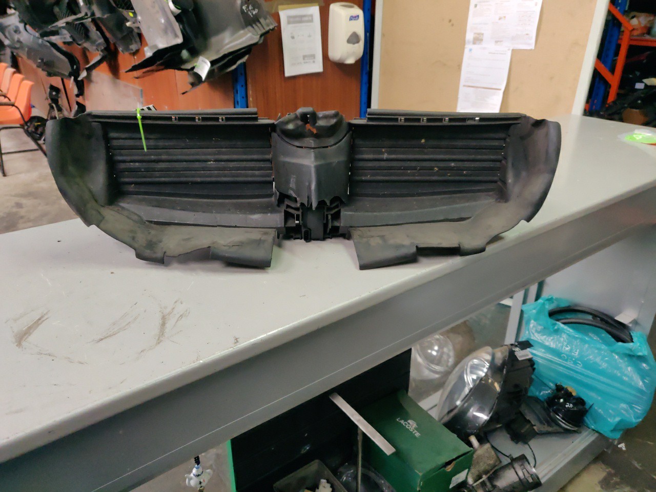 Entrada de Ar / Conduta Superior Central Frontal BMW 3 (E90) | 04 - 12