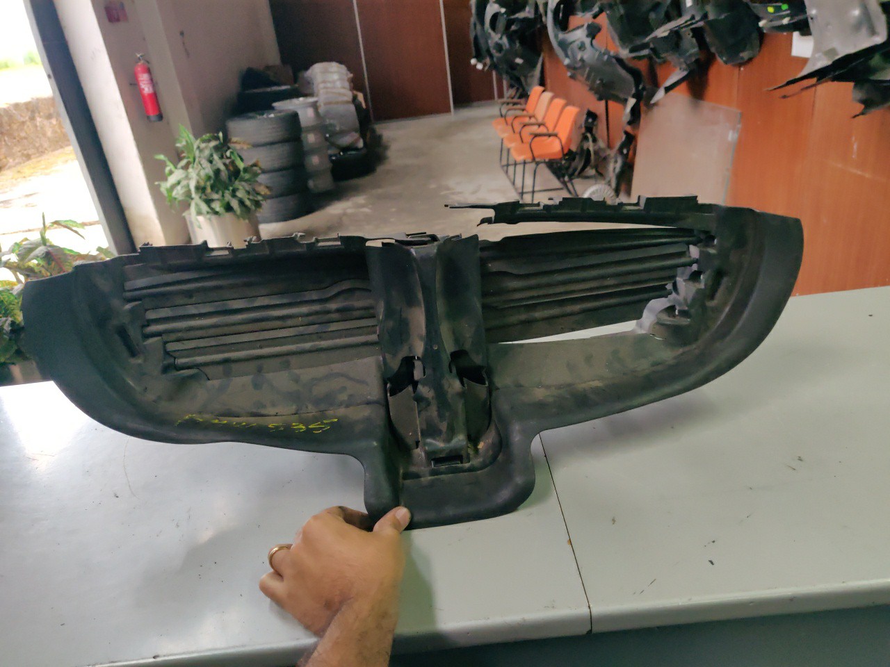Entrada de Ar / Conduta Superior Central Frontal BMW 1 (E87) | 03 - 13