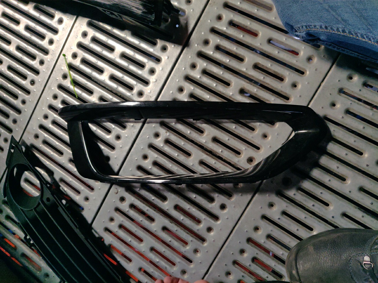 Friso da Grelha do Farol Nevoeiro Frente Direito BMW 2 Coupé (F22, F87) | 12 - 