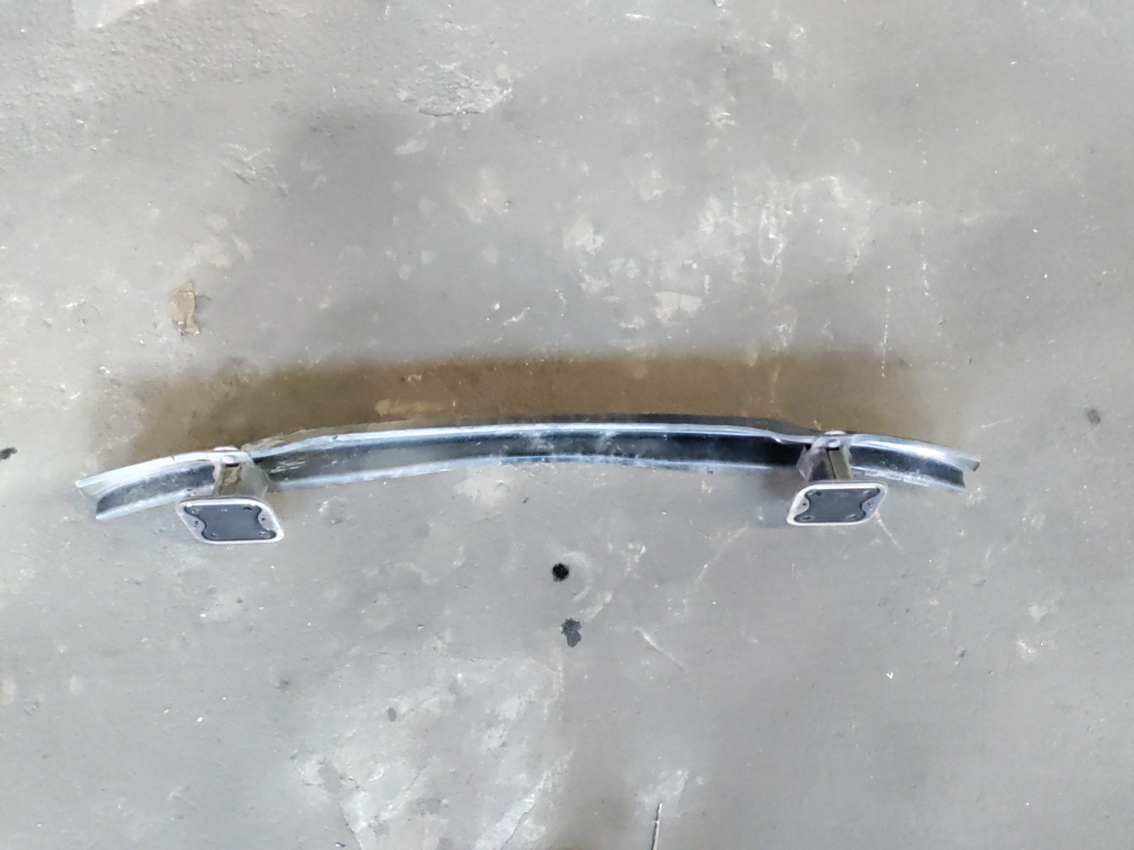 Reforço do Parachoques de Tras / traseiro BMW 5 (E60) | 01 - 10 Imagem-1 Reforço do Parachoques de Tras / traseiro BMW 5 (E60) | 01 - 10 Imagem-1