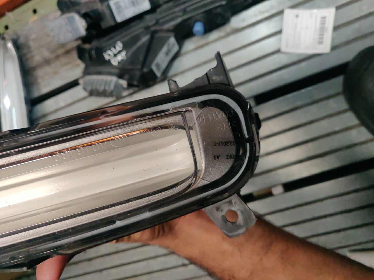 Farol de Nevoeiro Frente Direito BMW i3 (I01) | 13 -  Imagem-1 Farol de Nevoeiro Frente Direito BMW i3 (I01) | 13 -  Imagem-1