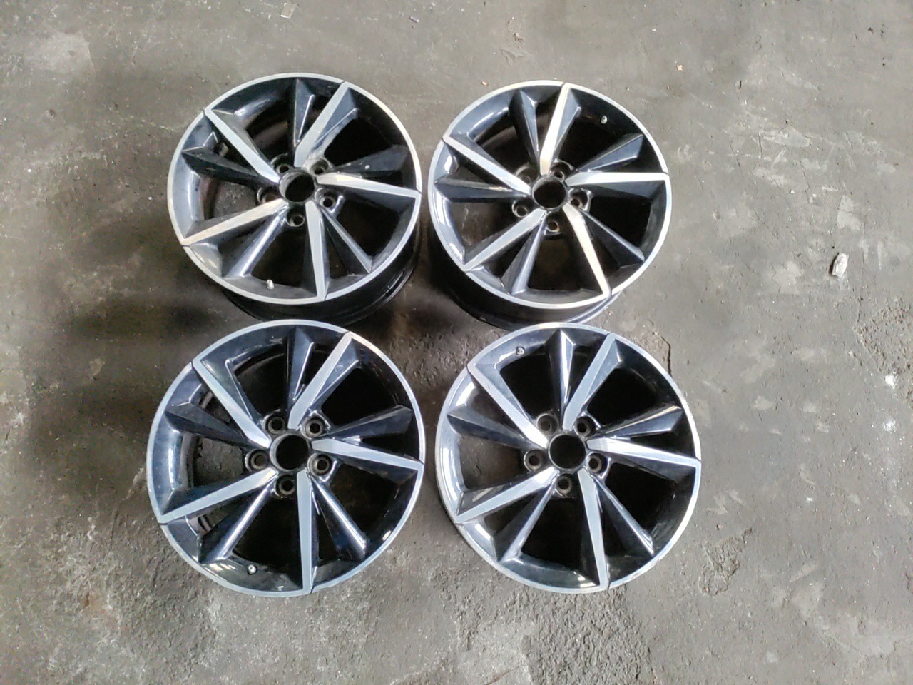 Conjunto de Jantes Especiais 17 polegadas jogo TOYOTA AURIS (_E18_) | 12 - 18